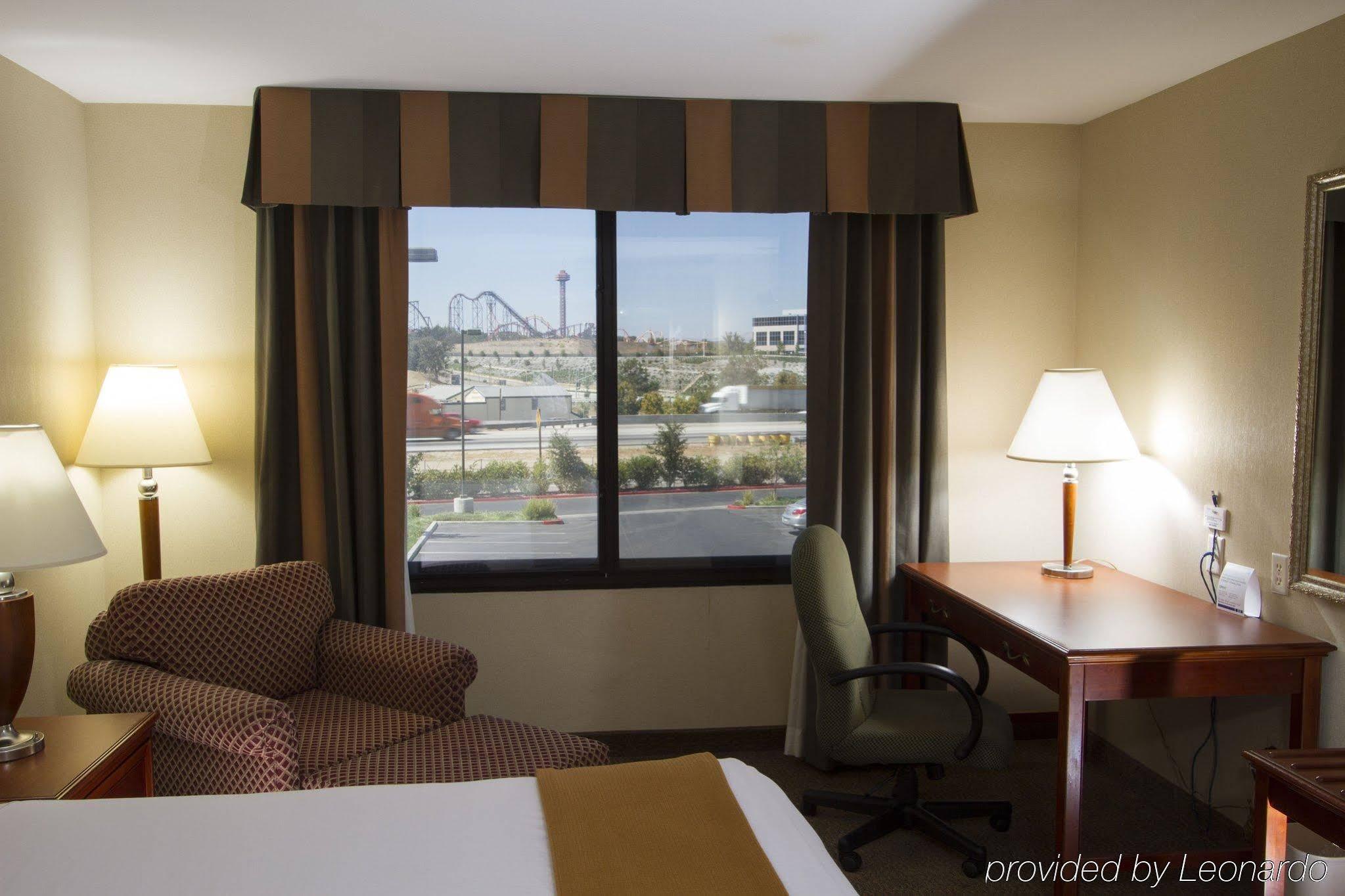 Best Western Valencia/Six Flags Inn & Suites Σάντα Κλαρίτα Εξωτερικό φωτογραφία