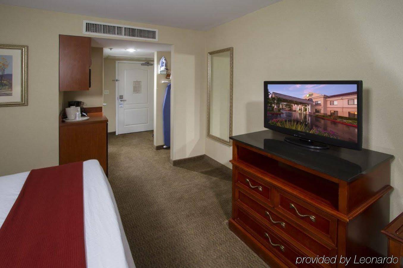Best Western Valencia/Six Flags Inn & Suites Σάντα Κλαρίτα Εξωτερικό φωτογραφία